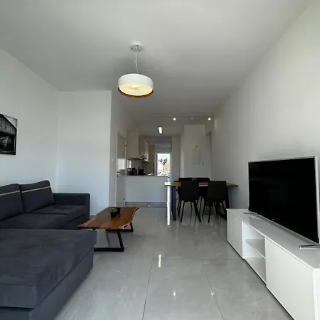 Seaside Bliss 1-Bed Apt Paphos Buitenkant foto