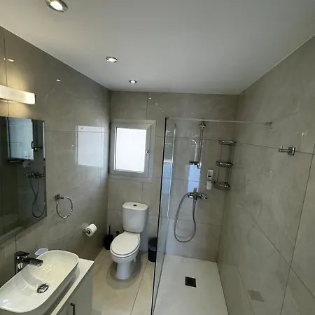 Seaside Bliss 1-Bed Apt Paphos Buitenkant foto