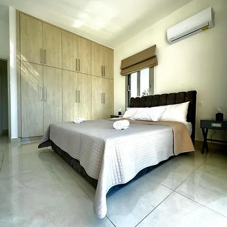 Seaside Bliss 1-Bed Apt Paphos Buitenkant foto