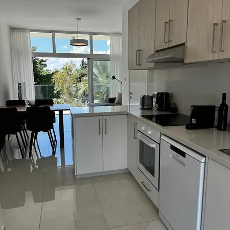 Seaside Bliss 1-Bed Apt Paphos Buitenkant foto